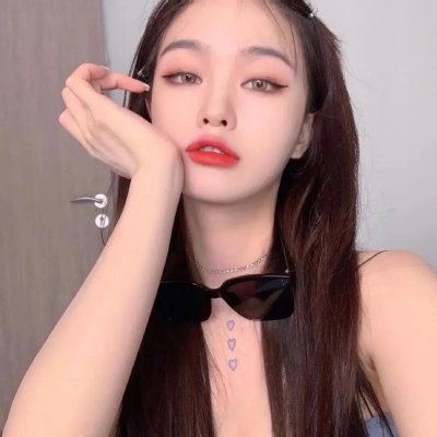 穿越系统搞错位面,被关小黑屋十万年